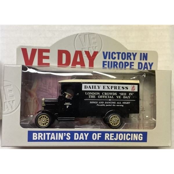 Lledo Morris Van VE Day “Daily Express”  Limited Edition (A10).  Mint in Box.