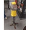 Image 2 : VINTAGE GUMBALL MACHINE