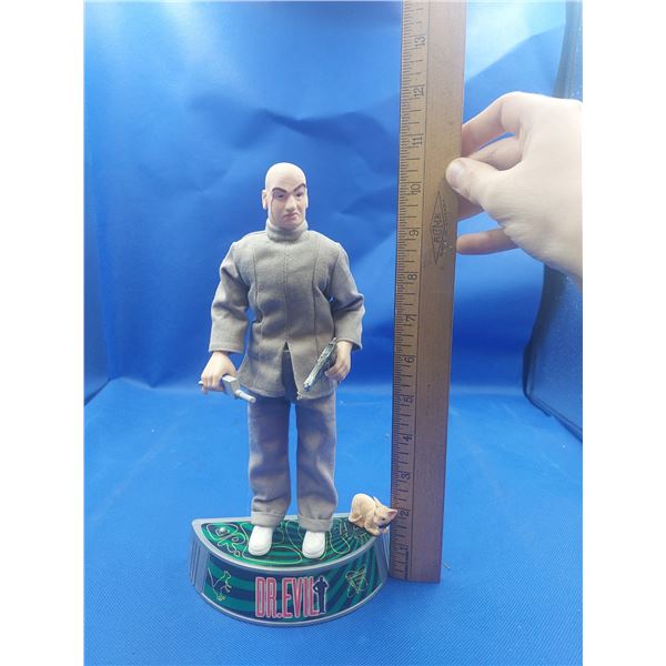 VINTAGE DR. EVIL FIGURE W/ACCESSORIES