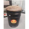 Image 2 : VINTAGE OIL PAIL STOOL