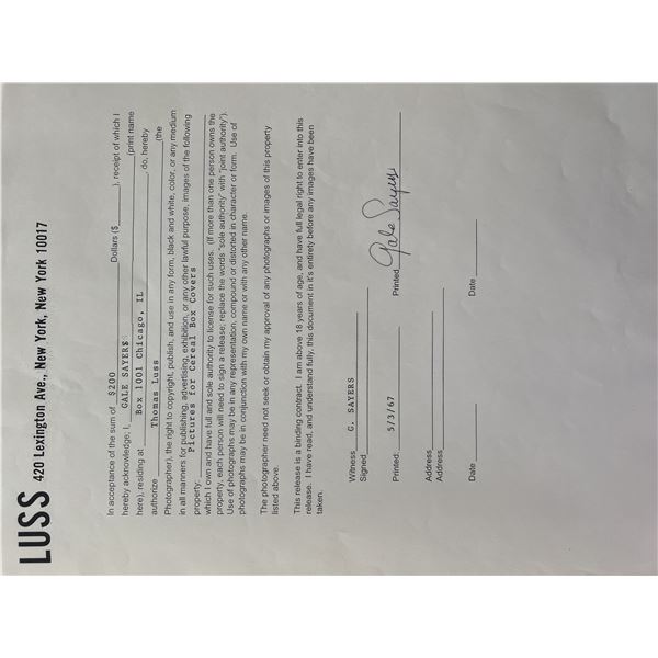 Chicago Bears Gayle Sayers signed cereal box covers contract