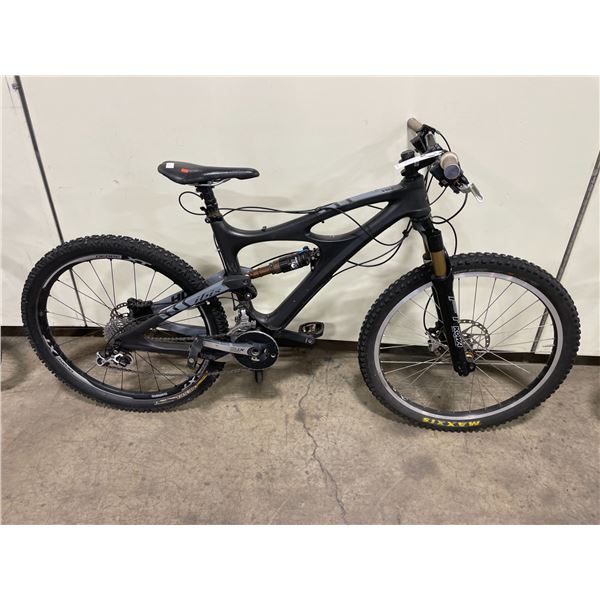 MOJO HD IBIS BLACK 18 SPEED CARBON FIBER FULL SUSPENSION MOUNTAIN BIKE WITH FULL DISC BRAKES