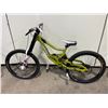 Image 2 : ROCKY MOUNTAIN FLATLINE THREE GREEN 9 SPEED FULL SUSPENSION MOUNTAIN BIKE WITH FULL DISC BRAKES
