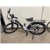 Image 2 : QUEST WHITE 8 SPEED FRONT SUSPENSION ELECTRIC ASSISTED HYBRID BIKE WITH FULL DISC BRAKES