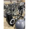 Image 2 : LIFE FITNESS 95X COMMERCIAL ELLIPTICAL CROSSTRAINER WITH DIGITAL DISPLAY, USB INPUT, HEADPHONE