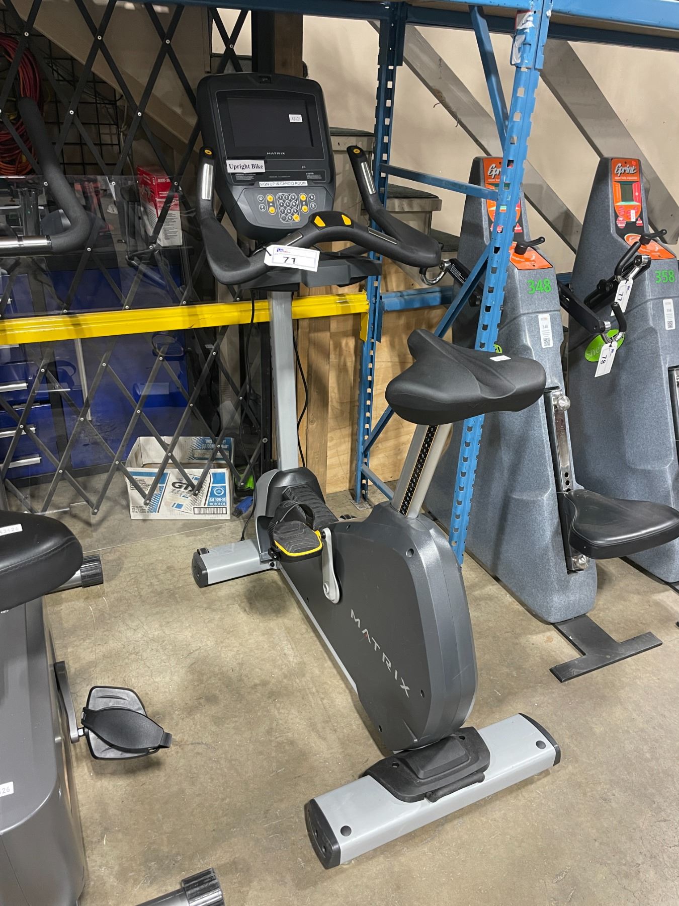 MATRIX U 3X 5X 7X COMMERCIAL 240V UPRIGHT EXERCISE BIKE WITH 10 matrix-u-3x-5x-7x-commercial-240v-upright-exercise-bike-with-10