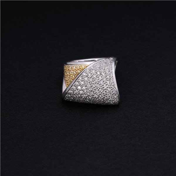 Elaborate 18k Gold Yellow & White Diamond Cluster Ring