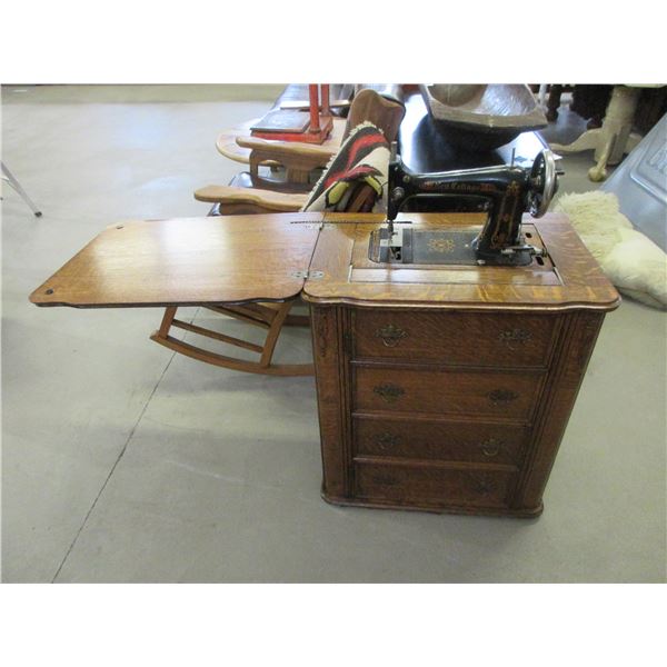 Killer New Cottage Treadle Sewing Machine In Quarter Sawn Oak Cabinet- Original Hardware