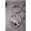 Image 3 : (15) Vintage Floral Dinner Plates