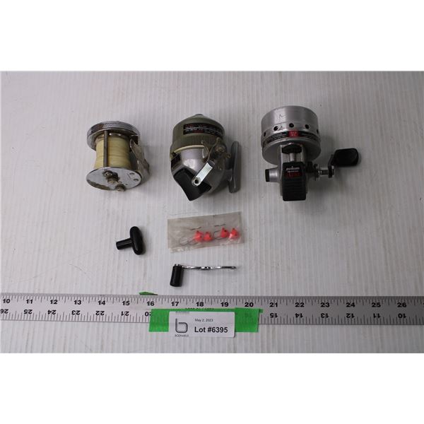 (3) Fishing Reels