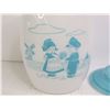 Image 3 : Vintage Bartlett Colins Baby Blue Dutch Cookie Jar