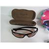 Image 4 : (5) Pair of Sunglasses - (3) Cases