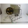 Image 1 : Coat Hooks - Plastic Plate - Picture Frame - Holder - Wire Basket