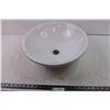 Image 1 : Bathroom Sink