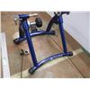 Image 5 : *Adjustable Bike Trainer (Giant)