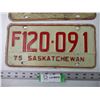 Image 2 : Pair of 1975 Saskatchewan License Plates