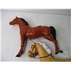 Image 3 : (2) Plastic Horses (one Damaged)