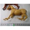 Image 4 : (2) Plastic Horses (one Damaged)