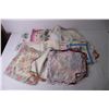 Image 3 : (2x Bid Price) (2) Lots of Vintage Handkerchiefs