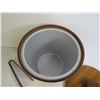 Image 2 : Vintage Mid Century Modern Plastic Ice Bucket w/Tongs