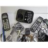 Image 7 : (5) Panasonic Phones w/Chargers