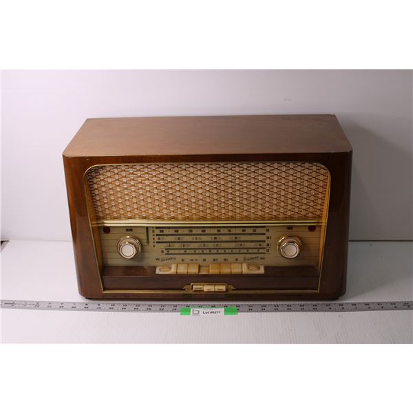 Vintage Power Operated Radio (Not Tested)