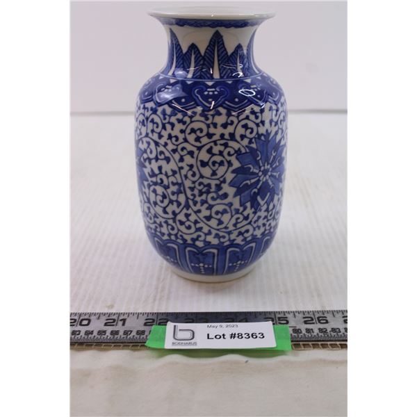 Blue and white vase