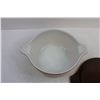 Image 3 : Old orchard bowl with lid 11/2 QT
