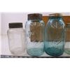 Image 2 : 8 glass jars in varies sizes and wooden crate