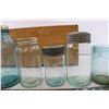 Image 3 : 8 glass jars in varies sizes and wooden crate