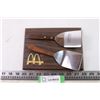 Image 1 : McDonald's plaque burger flippers