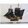 Image 1 : Classic Wood Model of a Pirate Ship