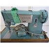 Image 3 : *Vintage Singer Sewing Machine-untested