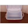 Image 4 : *Rubbermaid Cooler - 21" x 14" x 17"