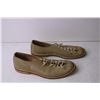 Image 7 : 1950s Bowling Shoes and Gloves - Approximately Size 9 Mens