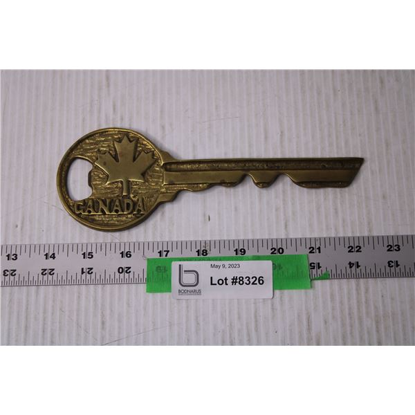 Large Metal Canada Key