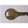 Image 2 : Large Metal Canada Key