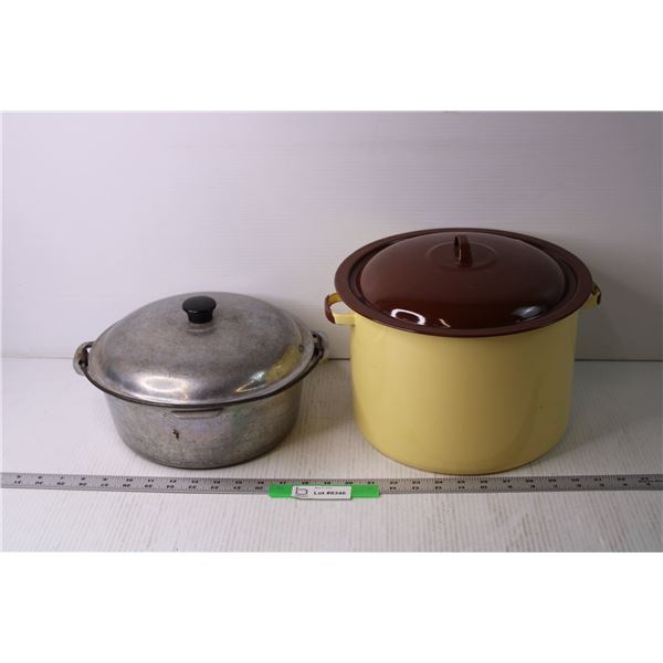 Vintage Crock Pot with Inside Pot