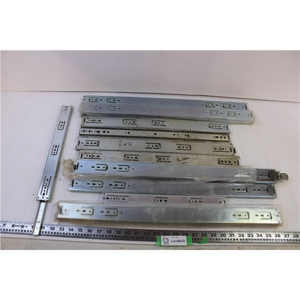 Richelieu Ball Bearing Drawer Sliders