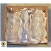 DECORATIVE GLASS- LOT OF 4 ITEMS