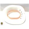 Image 1 : NEW REPACK TOILET SEAT BATH BASIN WHITE/PINK