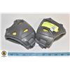 Image 1 : NEW PAIR OF SALOMON GEL HAND SLIDERS -