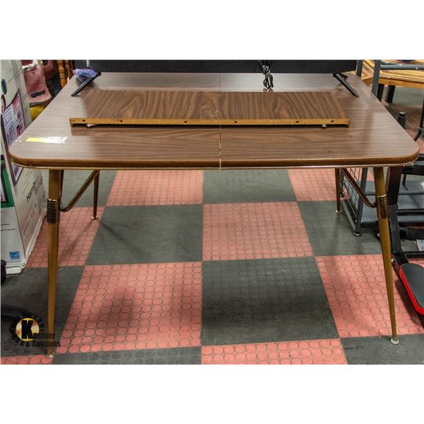 VINTAGE ARBORITE KITCHEN TABLE W/LEAF