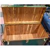 Image 2 : VINTAGE EVERLITE "UNION" METAL TRUNK- CEDAR LINE