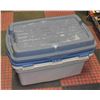 Image 1 : 2 LARGE RUBBERMAID STORAGE CONTAINERS