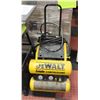 Image 1 : DEWALT 4-GALLON SINGLE STAGE PORTABLE ELECTRIC