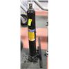 Image 1 : 3 TON FLAT-BOTTOM LONG-RAM HYDRAULIC JACK