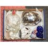 FLAT WITH COLLECTION OF 6 VARIOUS SKULLS -