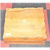 Image 1 : VINTAGE WOOD BOX 18" X 18"