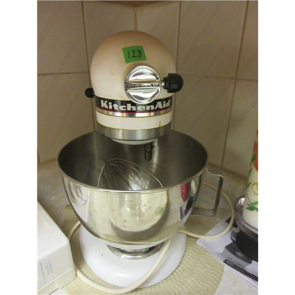 KITCHEN:  KITCHENAID MIXER